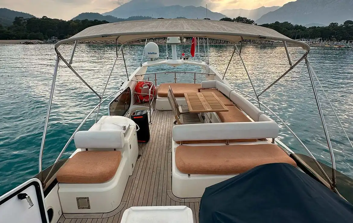 Kemer Yat Kiralama 18m Sunseeker Manhattan 56